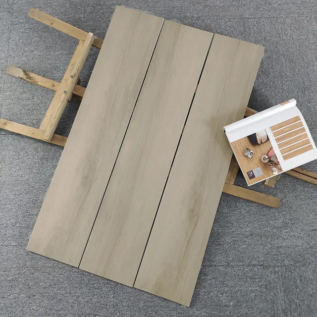 AL201 Loseta efecto madera | 200 × 1000 mm | Molde mate; absorción de agua de 3–6 %